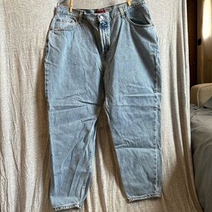 Women’s 550 Levi Jeans